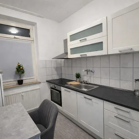 Stylish Free Parking Free Wifi Apartment